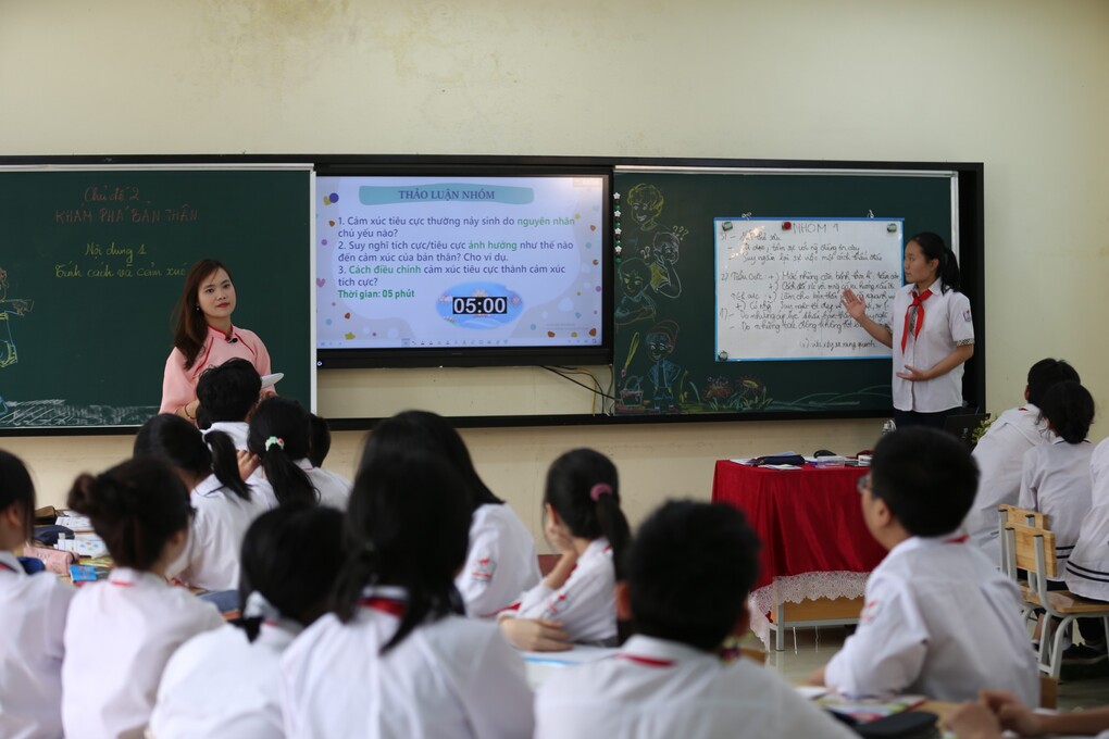 Giáo viên trường Thăng Long dự tập huấn sử dụng tài liệu giảng dạy Hoạt động trải nghiệm hướng nghiệp 8
